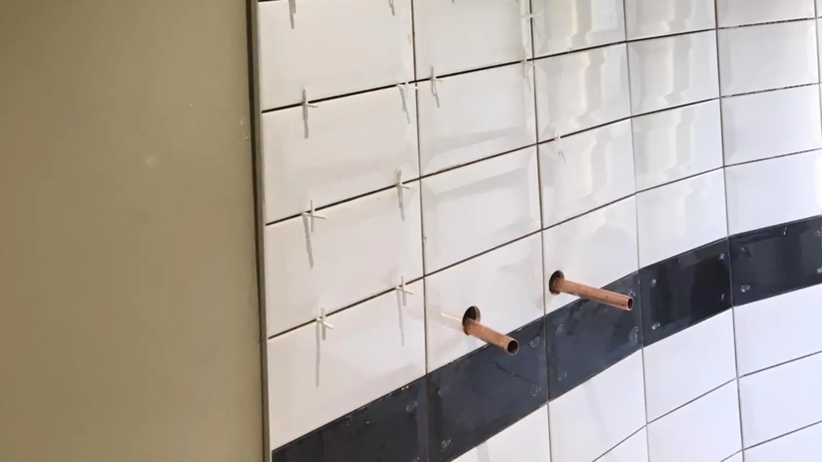 Shower Pumps, Cubicles<br />
Trays & Wet Rooms