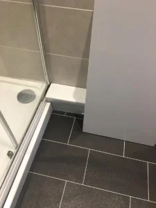 Example of tiling and shower tray install